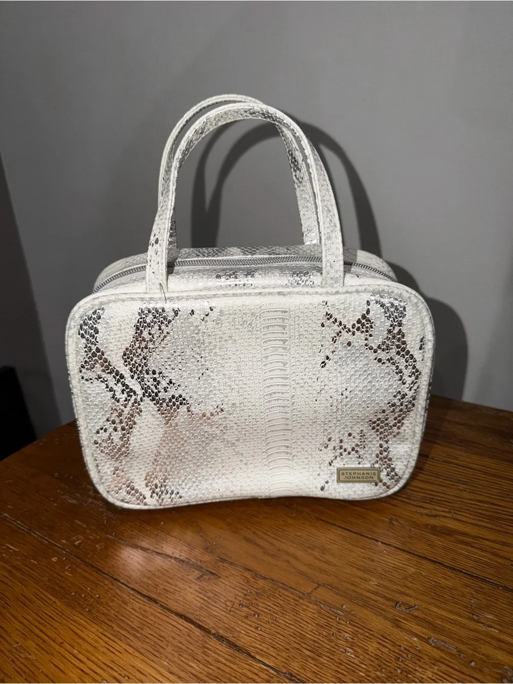 Stephanie Johnson White Snake-Print Cosmetic Travel Case